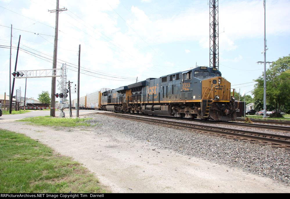 CSX 3333 on M216